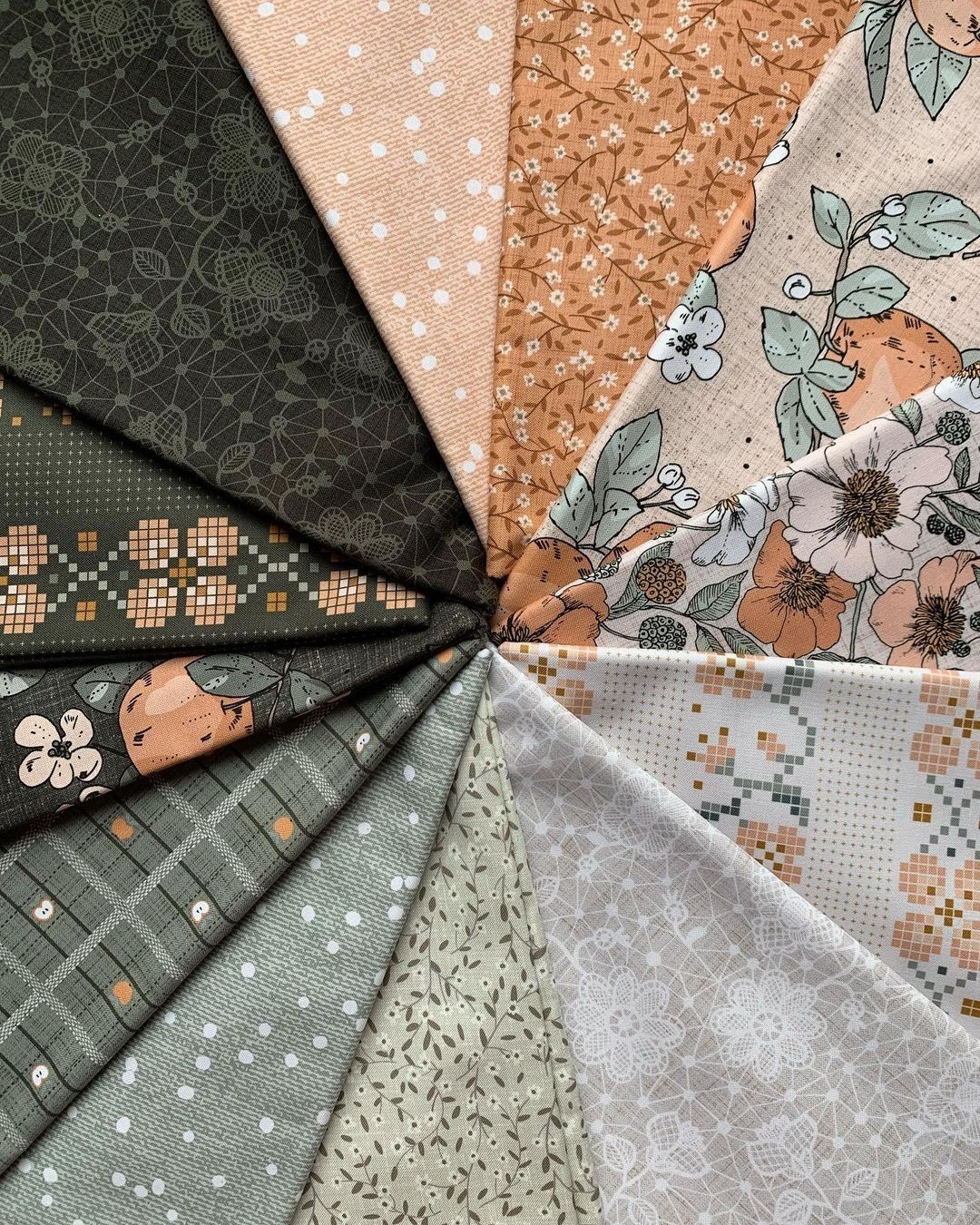 Quilter’s Cotton Fat Quarter Bundle