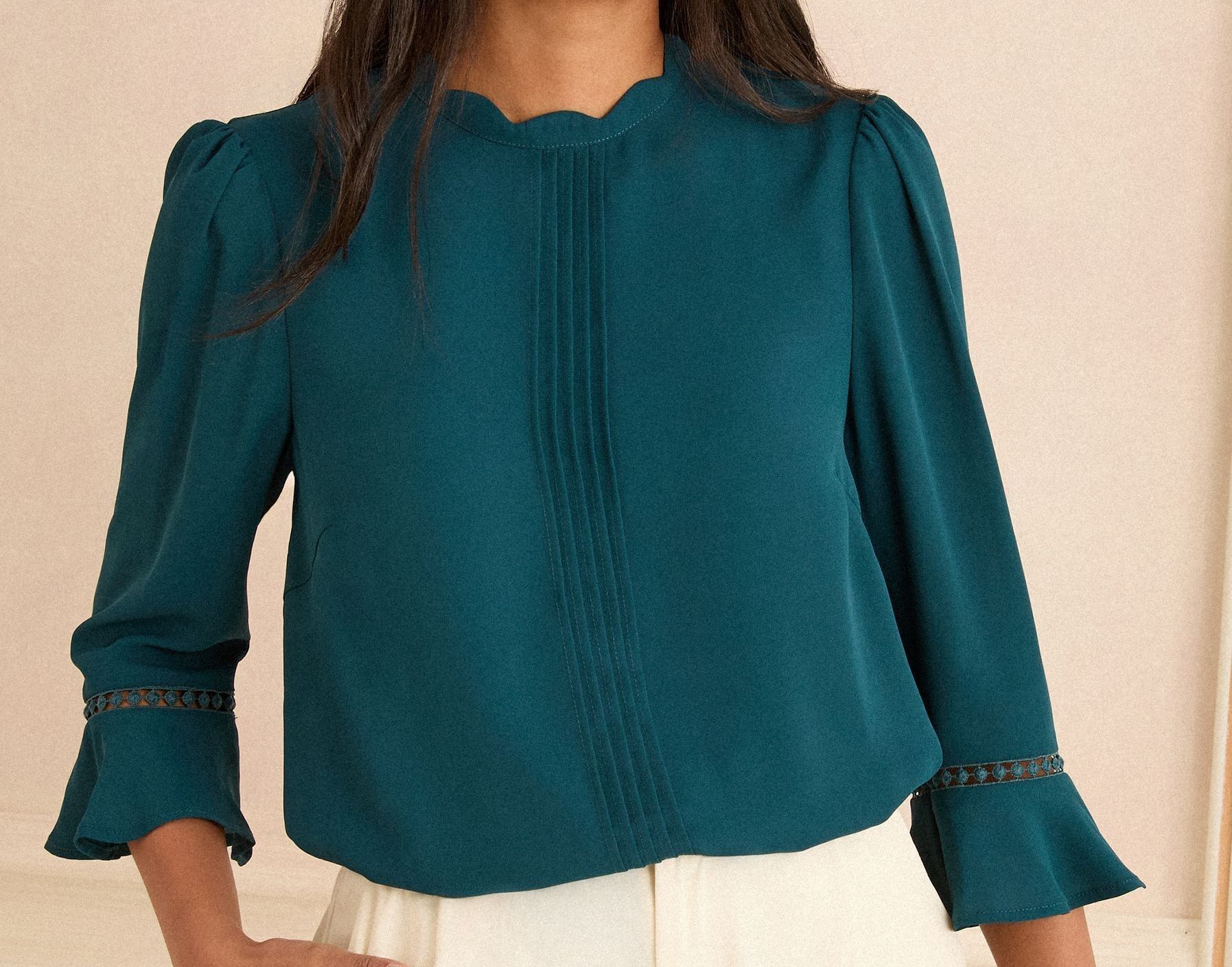Women's Fluted Sleeve Lace Blouse